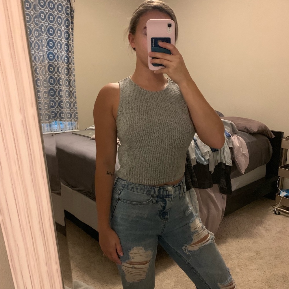 Grey tank top